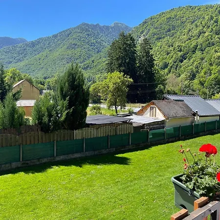 Spacious Alpine 3-bedroom Pyrenees Saint-Béat