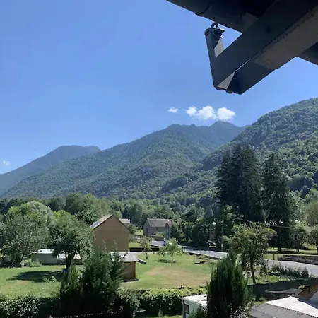 Spacious Alpine 3-bedroom Pyrenees *