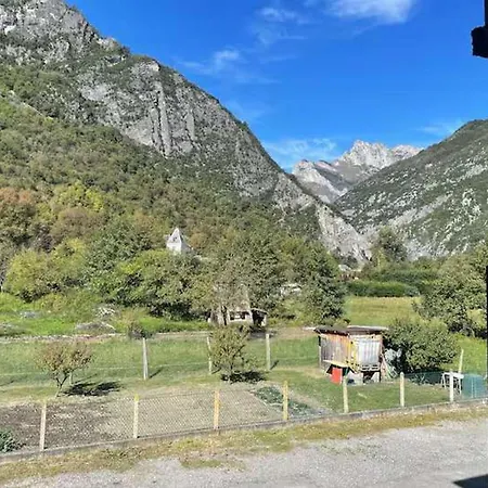 Spacious Alpine 3-bedroom Pyrenees דירה Saint-Béat