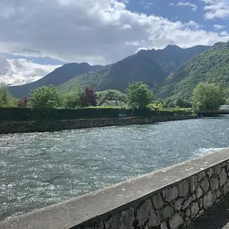 Spacious Alpine 3-bedroom Pyrenees *