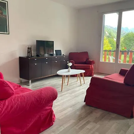 Spacious Alpine 3-bedroom Pyrenees * Saint-Béat